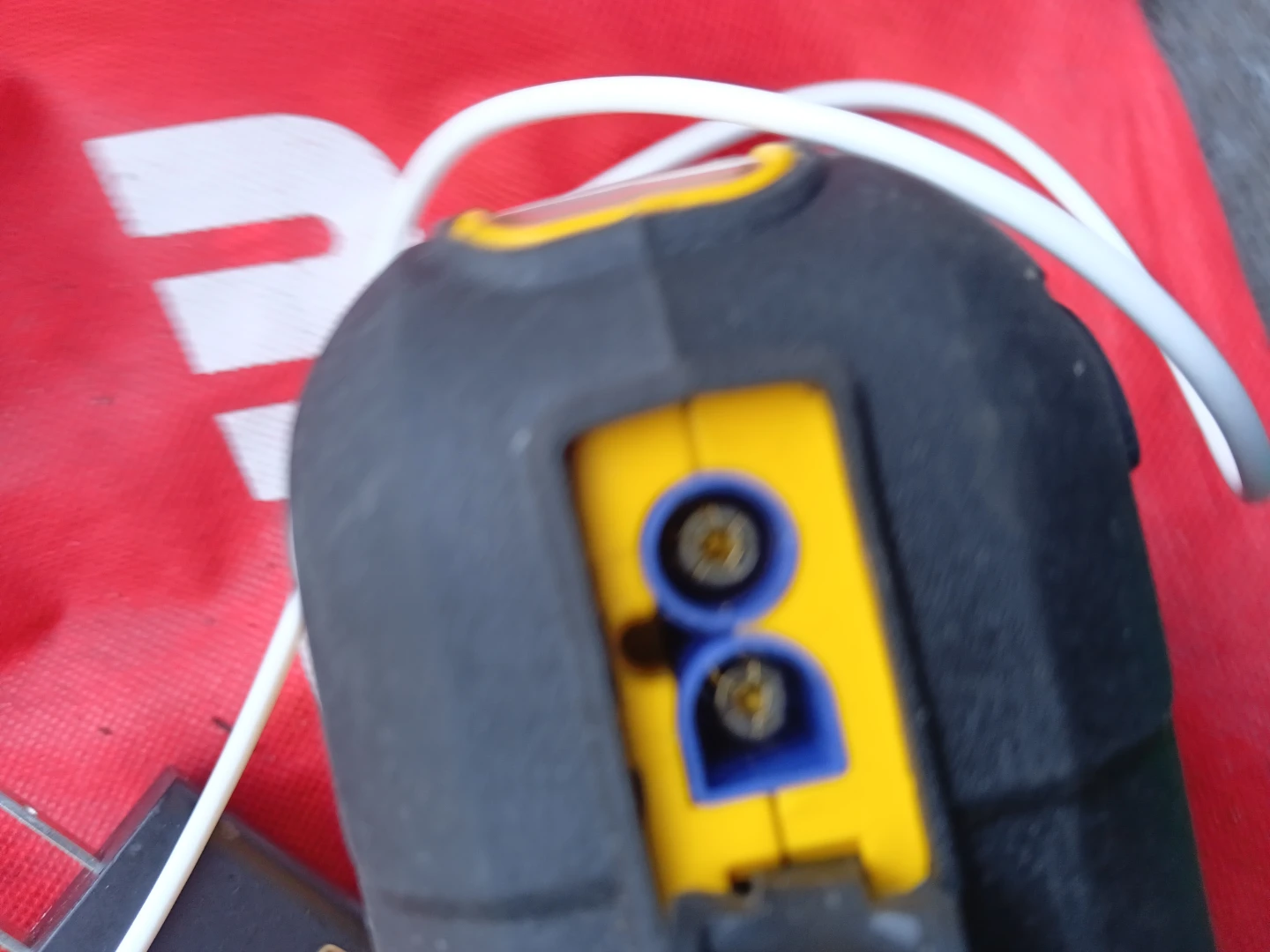DEWALT 2500A Lithium Jump Starter - photo 4