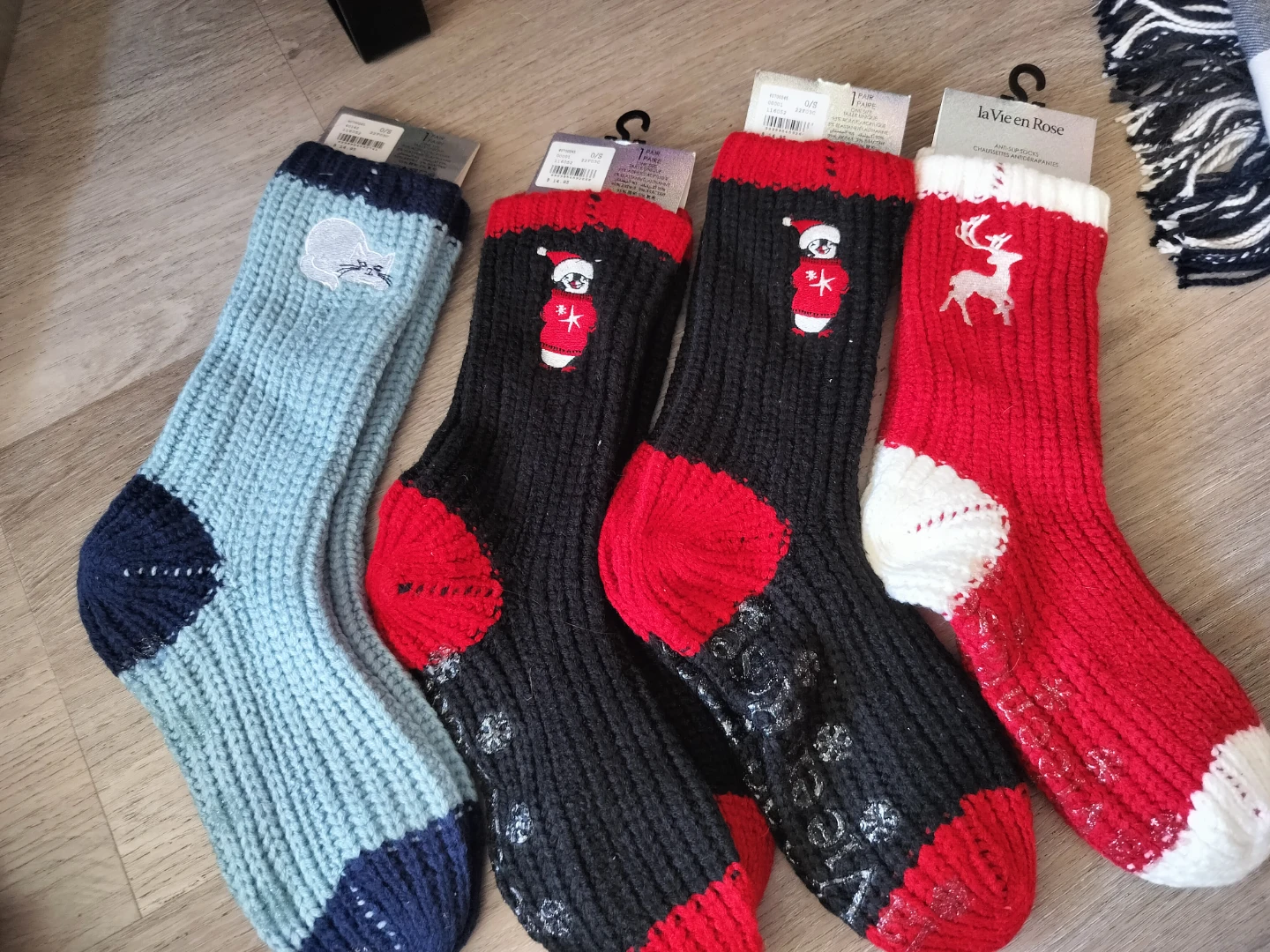 La Vie en Rose Holiday Slipper Socks