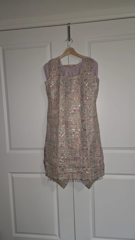 Women's Embellished Kurti with Pants and Dupatta - photo 3
