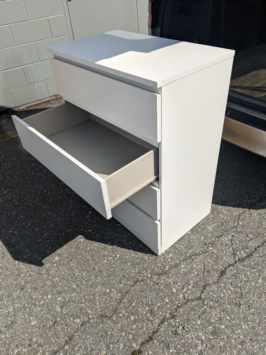 Dresser Ikea delivery available - photo 4