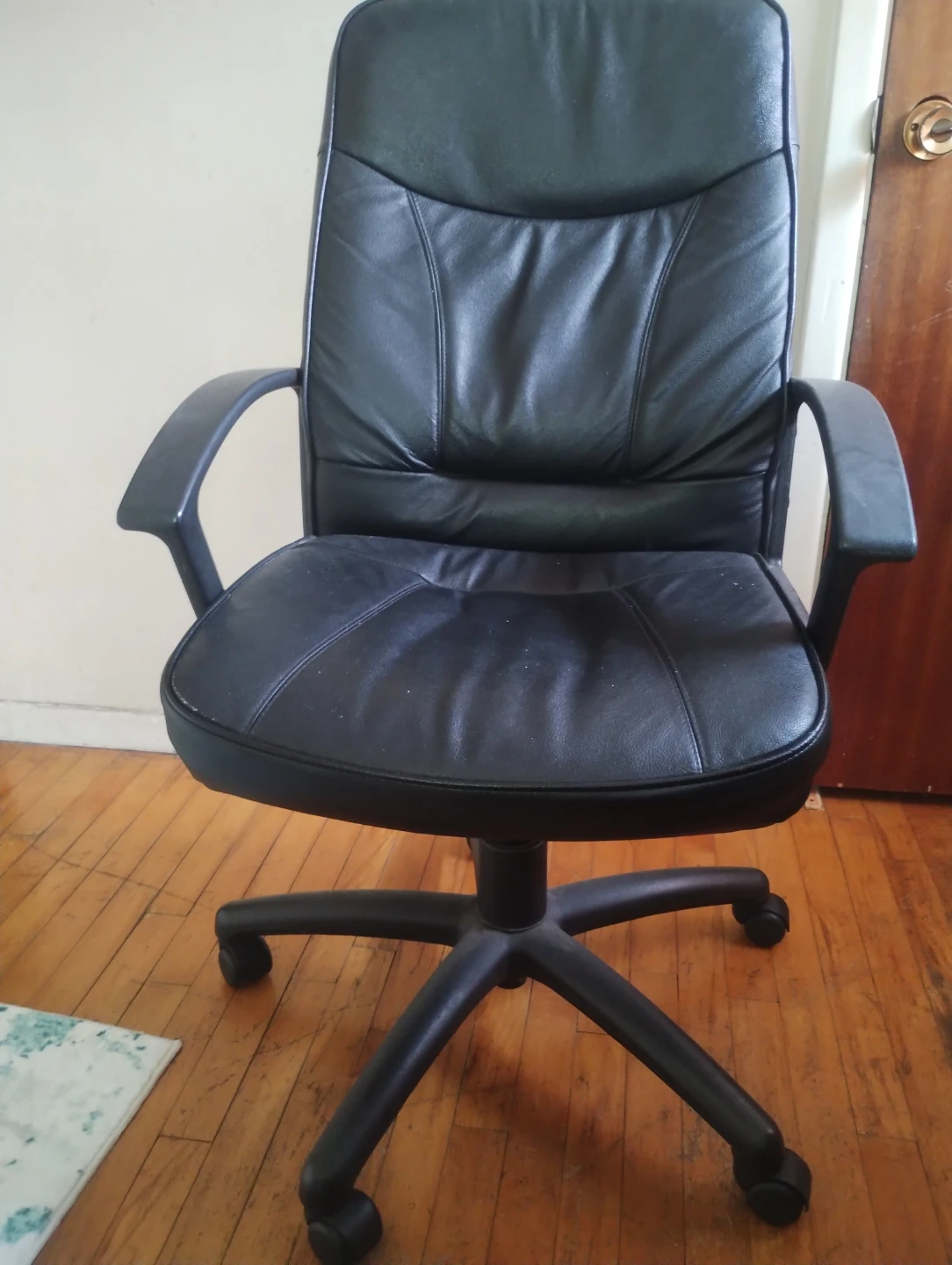 High-Back Office Chair – Excellent Condition – $90 OBO - photo 4