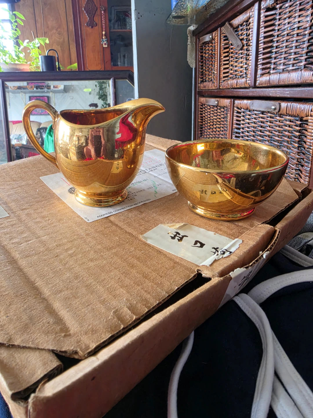 20 ft seaman of antiques and collectibles and housewares,