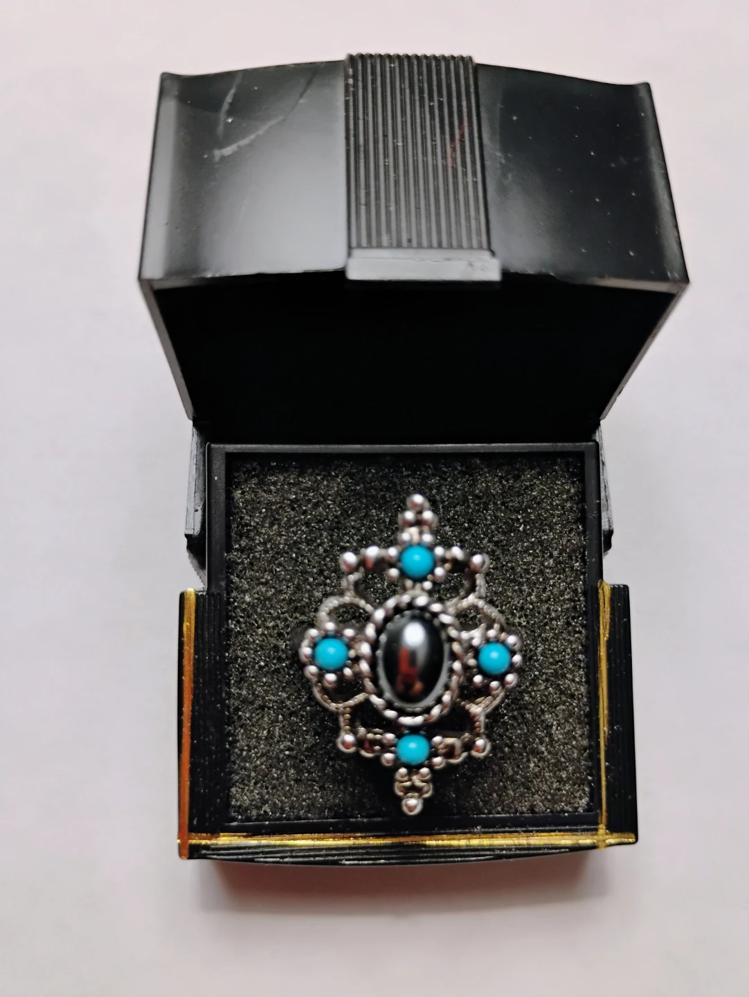 AVON VINTAGE RING (FAUX TURQUOISE HEMATITE)
