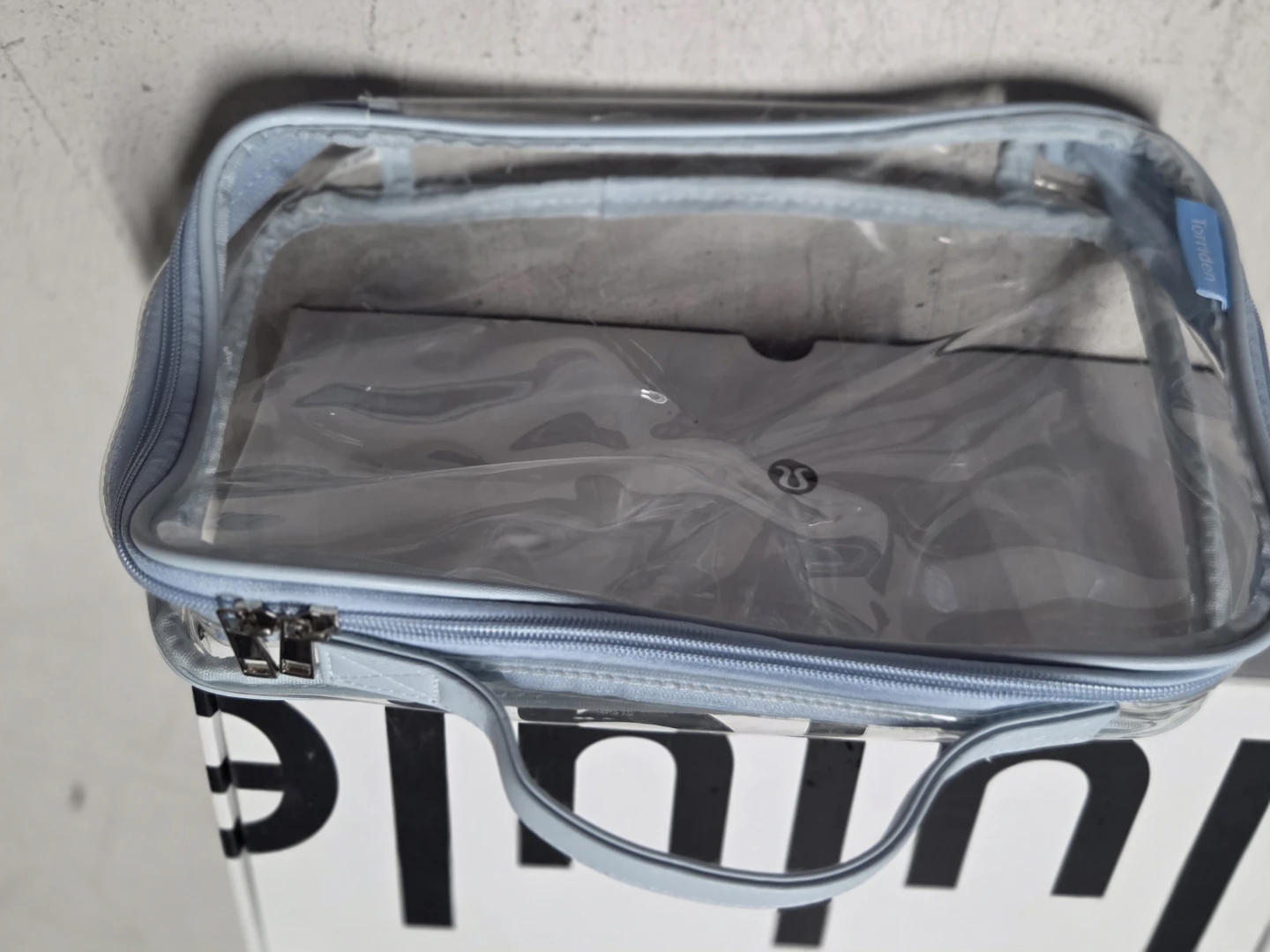 Lululemon Clear Cosmetic Bag - photo 4