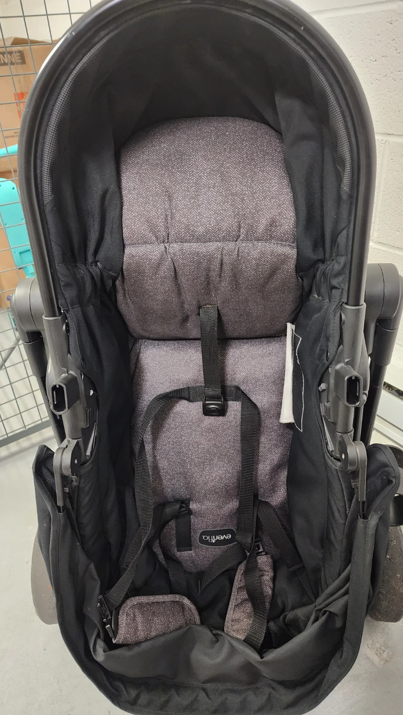 Evenflo Pivot Stroller - photo 4