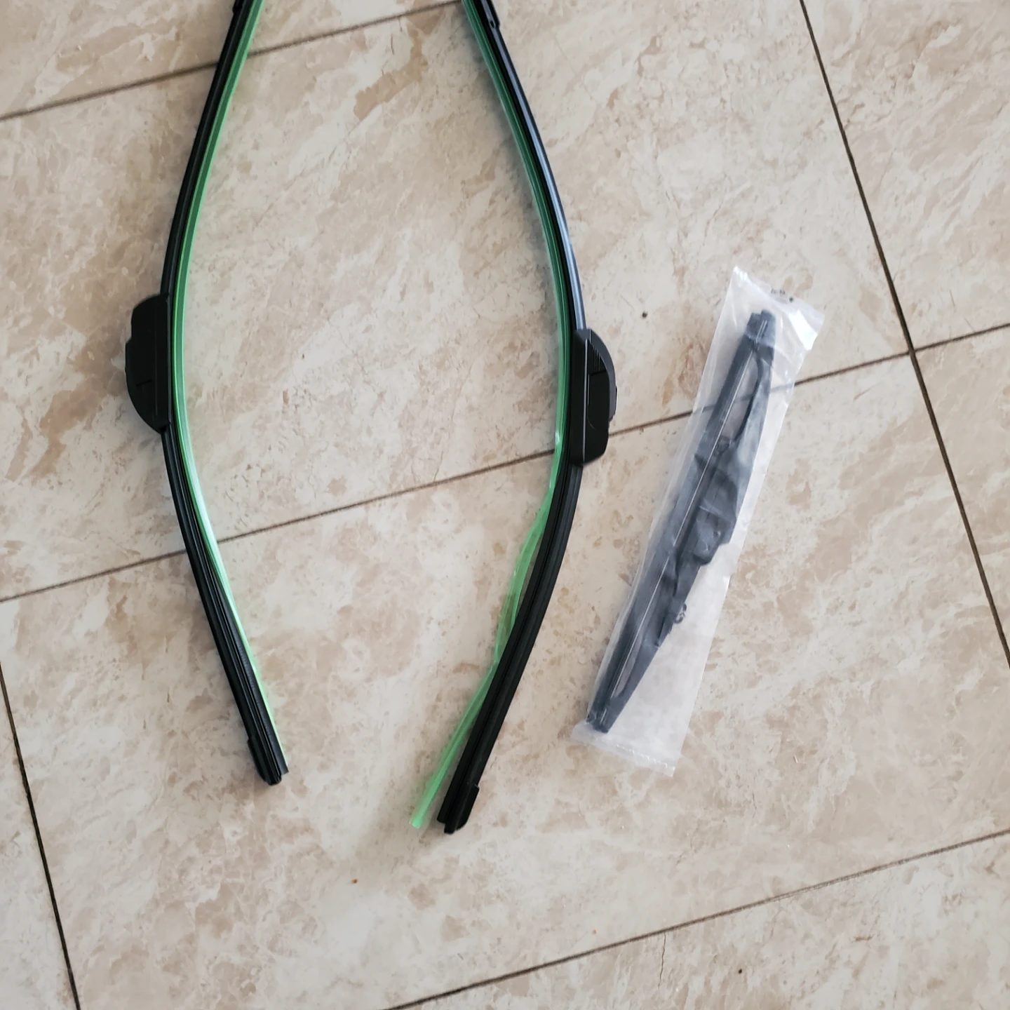 Bosch Wiper Blades with Adapters - photo 3