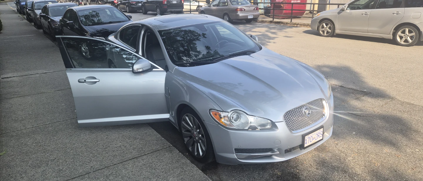 2009 Jaguar XF peremium luxury auto fully loaded  170000km.Sedan - photo 2