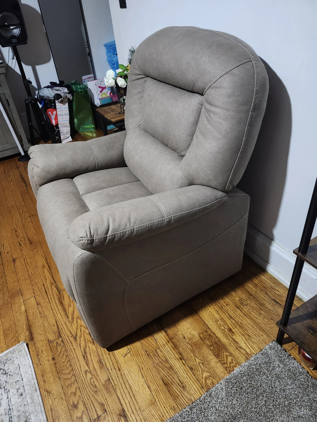 Chair - photo 2