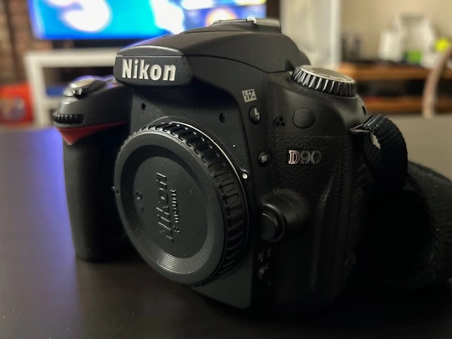 Nikon D90 DSLR Camera with 50mm f/1.8D Lens