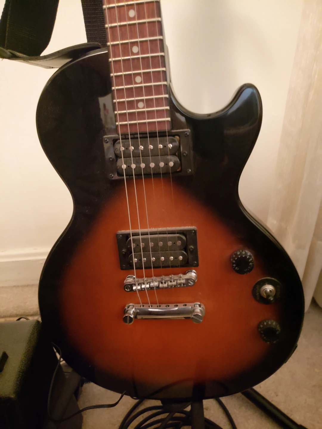 Epiphone Electric Guitar with Amp - photo 2
