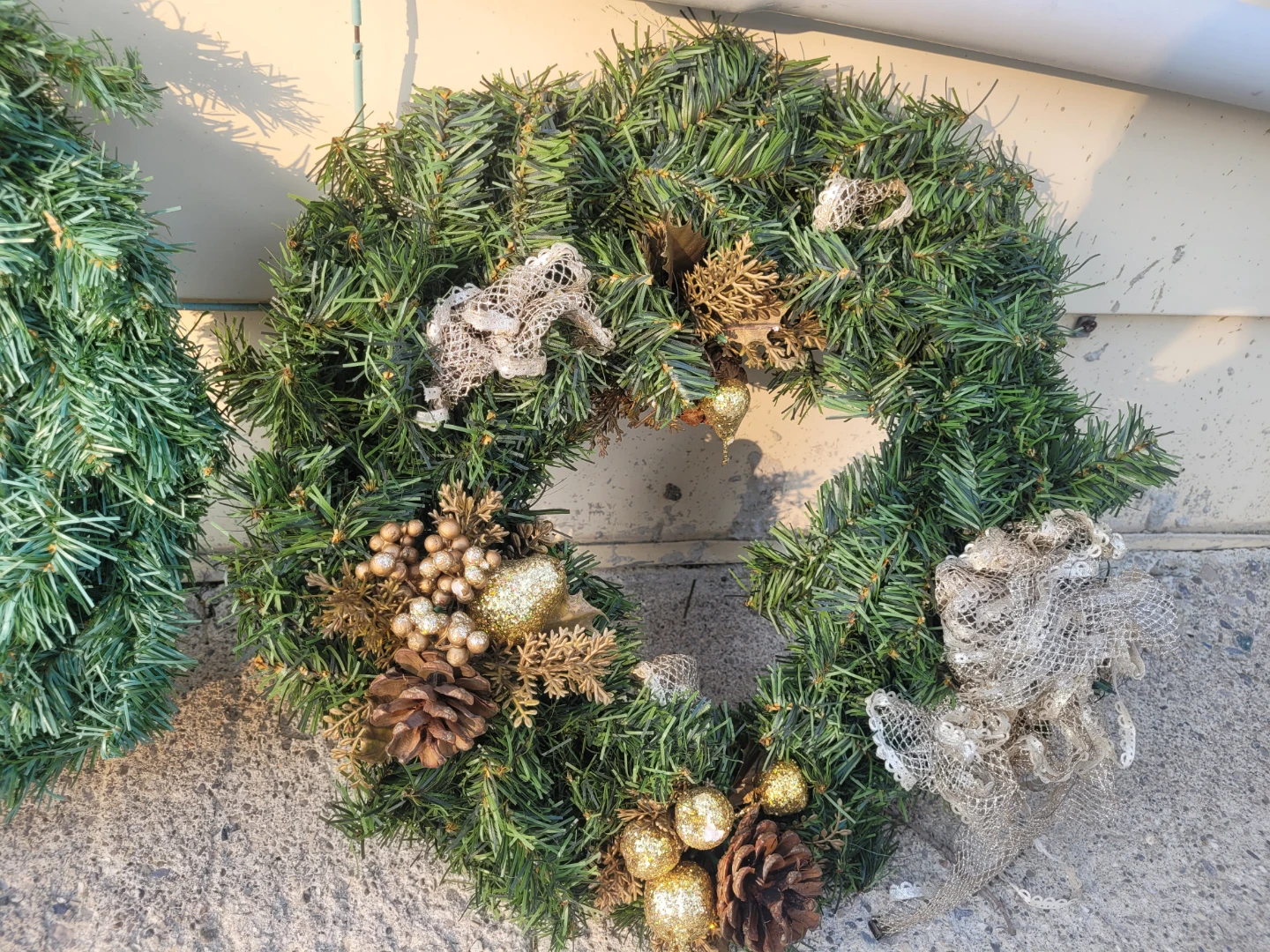 Wreaths 1 new 2 used - photo 4