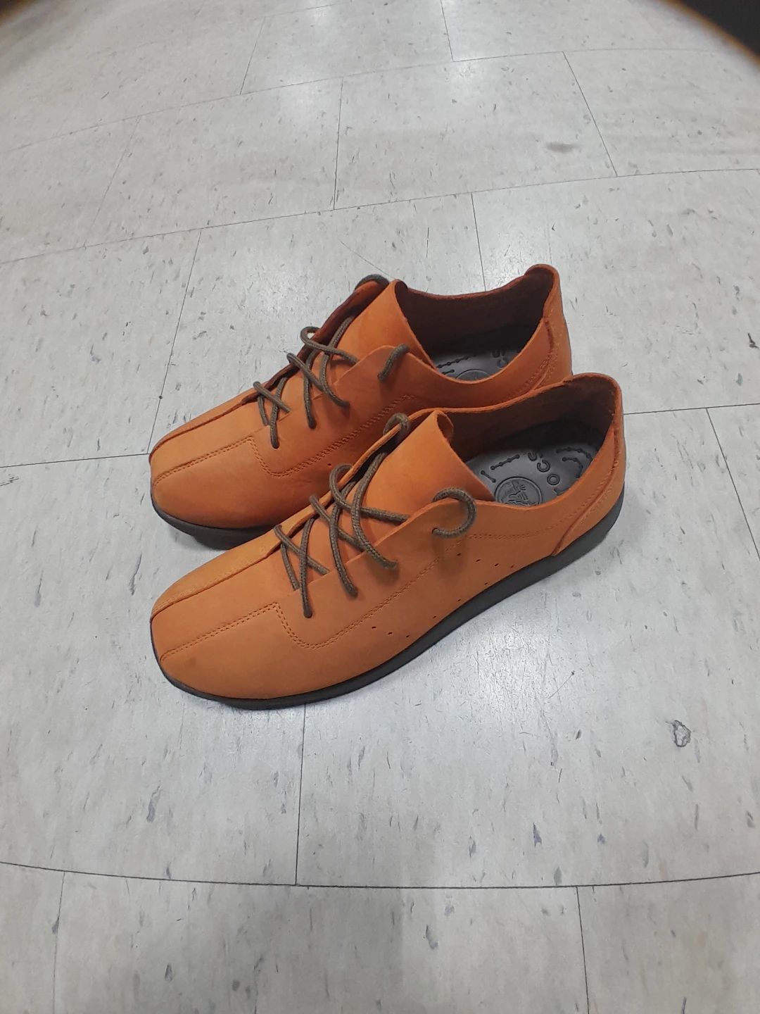 Original Crocs  Orange Leather  Casual Shoes Men's Size 13 - photo 3
