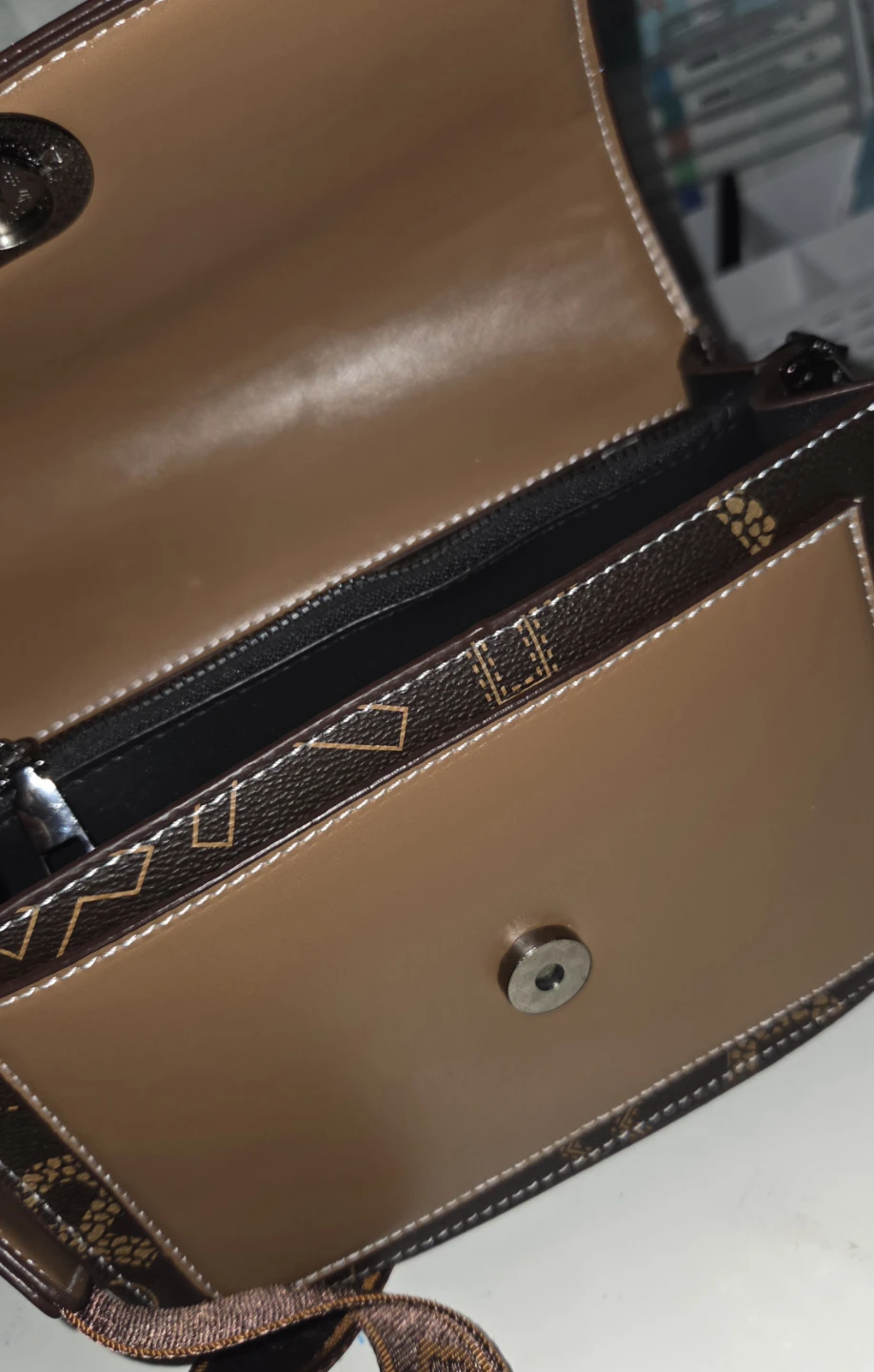 Brand NEW Brown Crossbody Bag - photo 3