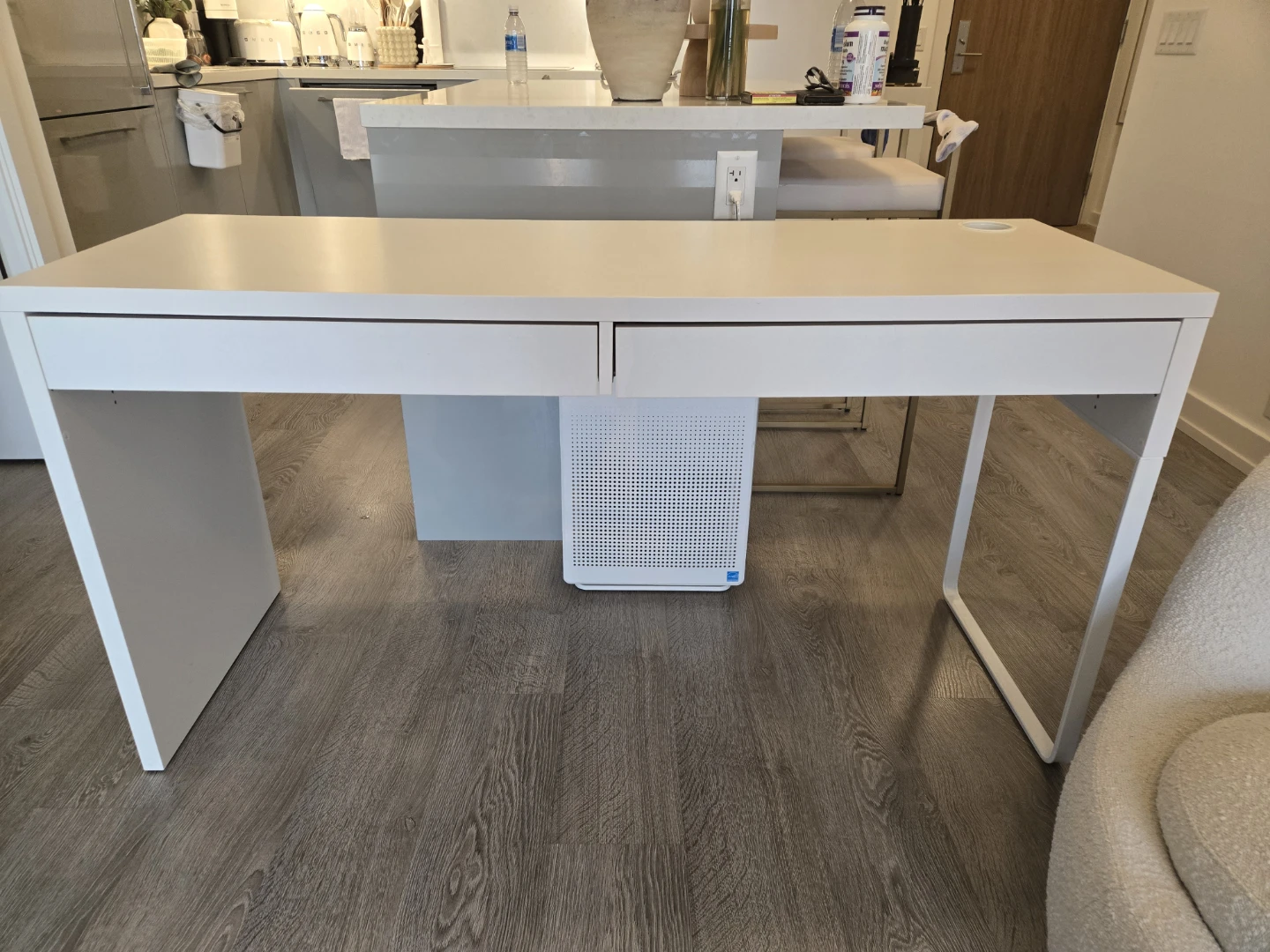 White Desk with Two Drawers - photo 5