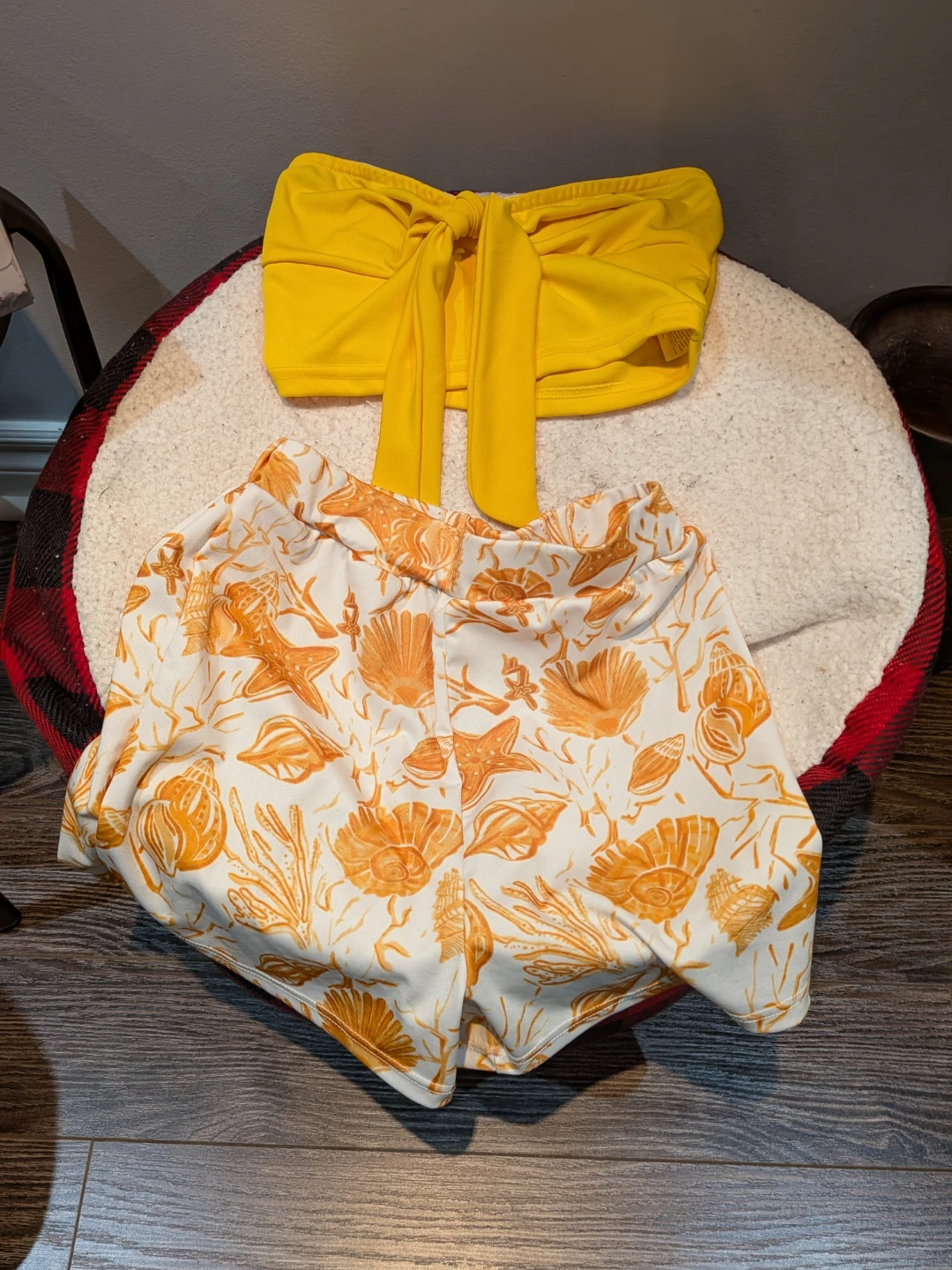Yellow Bow  Top & Seashell Print Shorts Set - photo 3