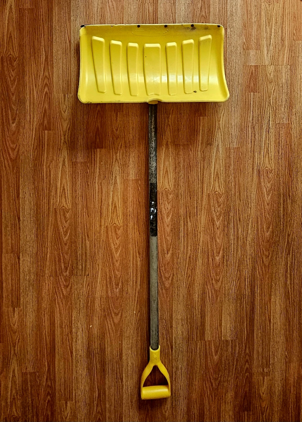 Plastic snow shovel with wooden handle ✨️