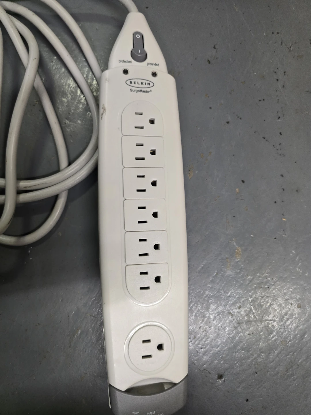 Belkin 7-Outlet SurgeMaster Home Series Power Strip Surge - photo 2