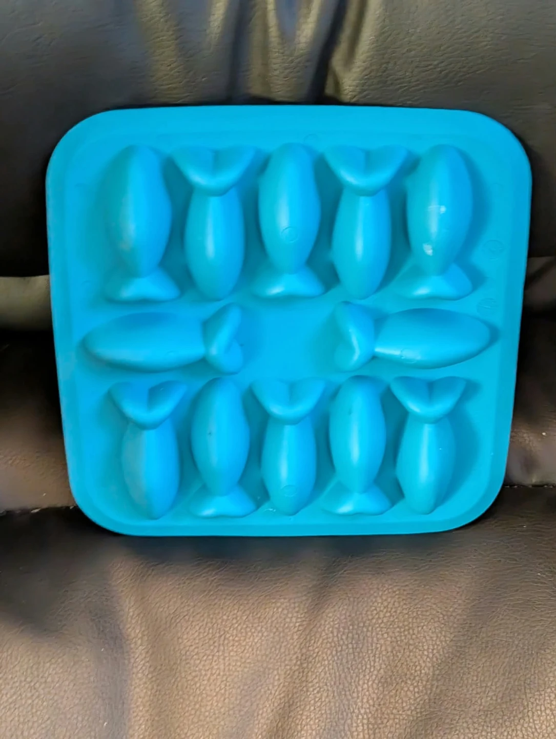IKEA PLASTIS Turquoise Fish Ice Cube Tray - photo 2