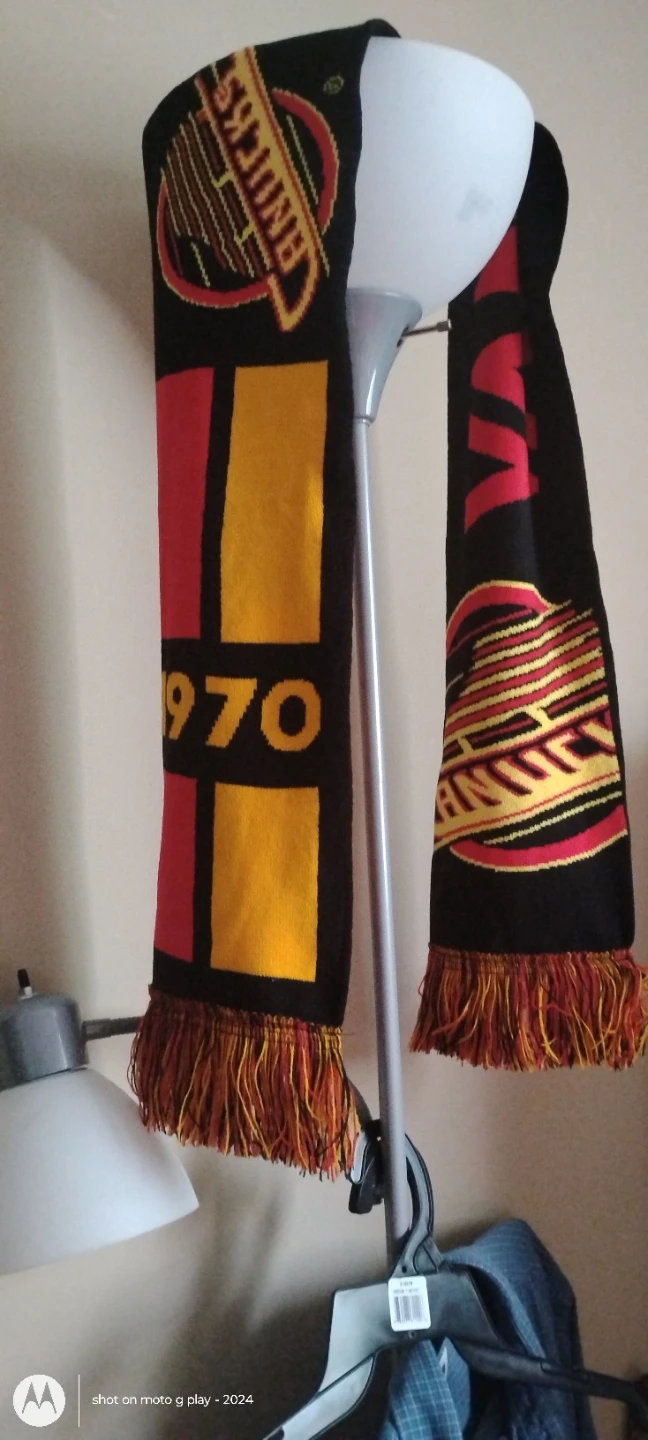 Vancouver Canucks vintage scarf - photo 5