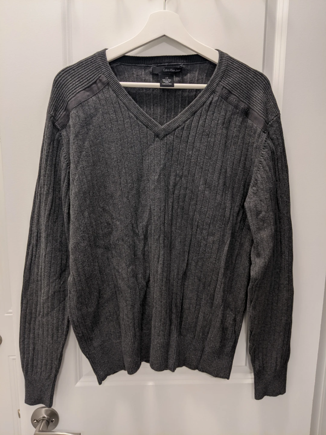 Calvin Klein Men's Dark Gray Ribbed V-Neck Sweater