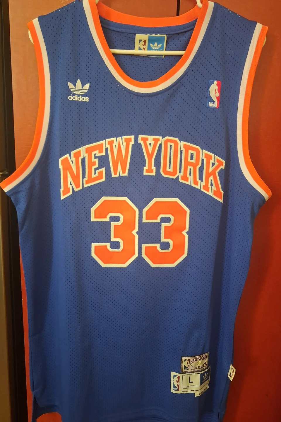 KNICKS JERSEY (EWING)
