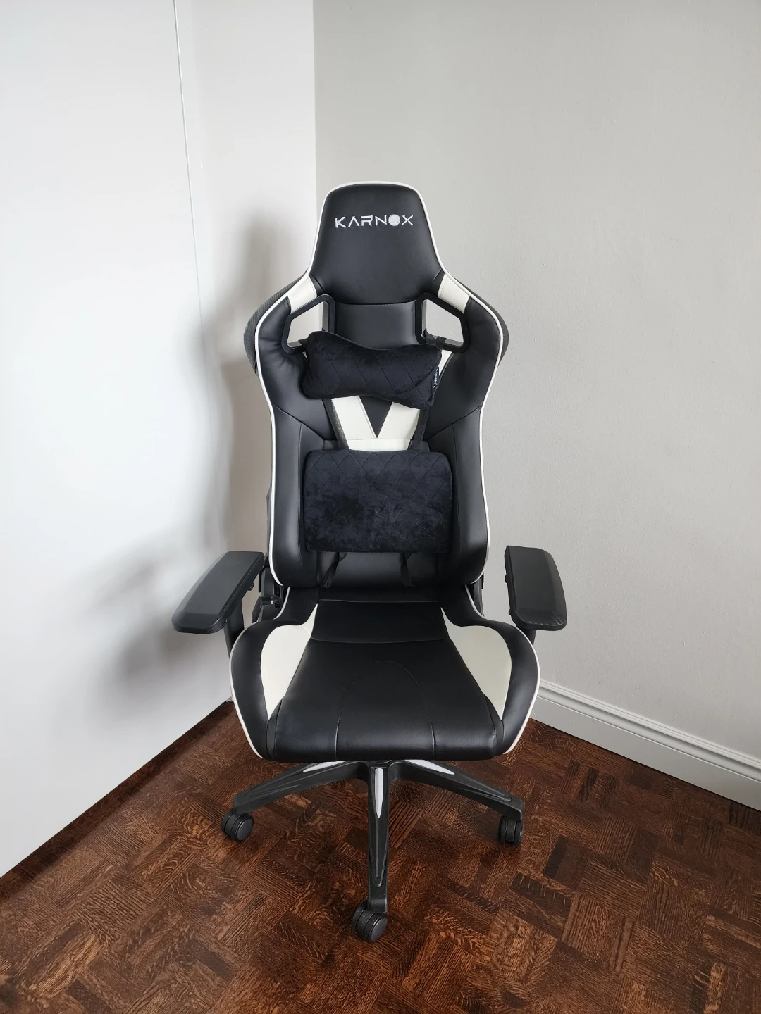 Karnox Gaming Chair - Black/White