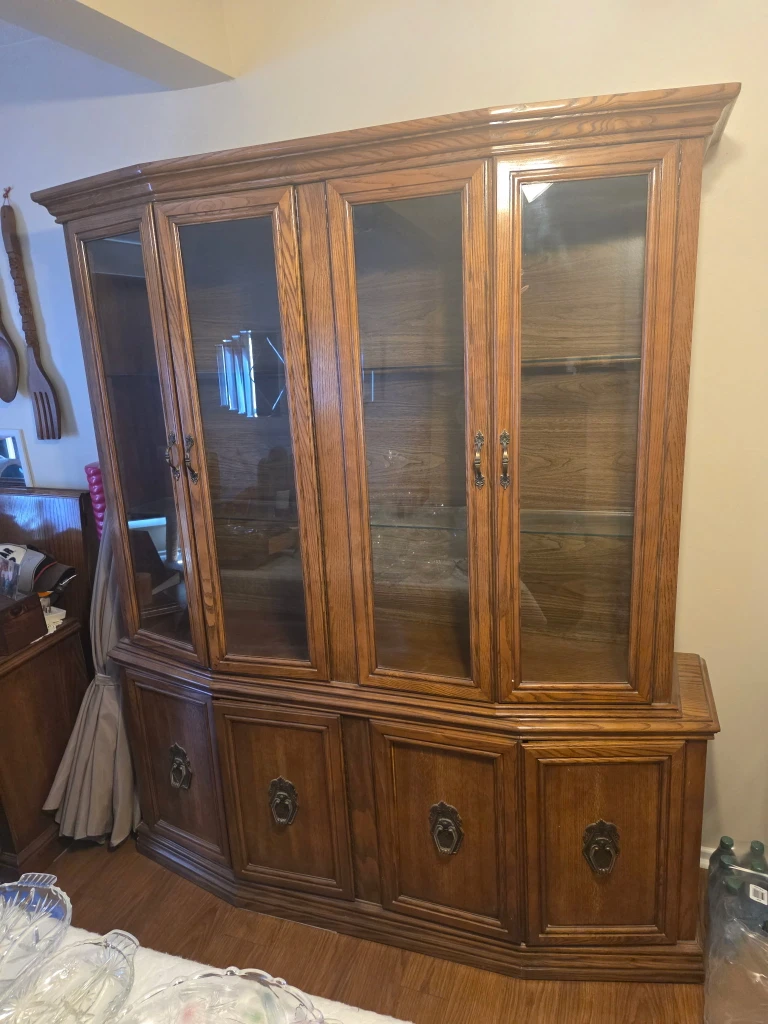 Oak Dining Hutch with Chairs - photo 2