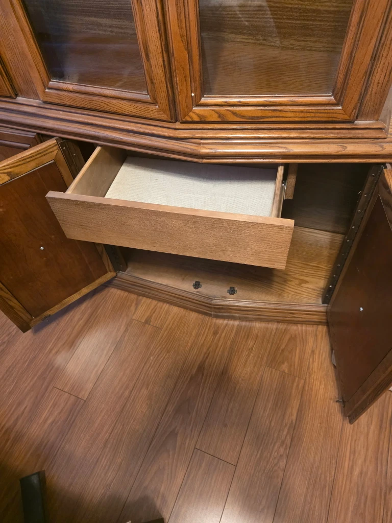 Oak Dining Hutch with Chairs - photo 4