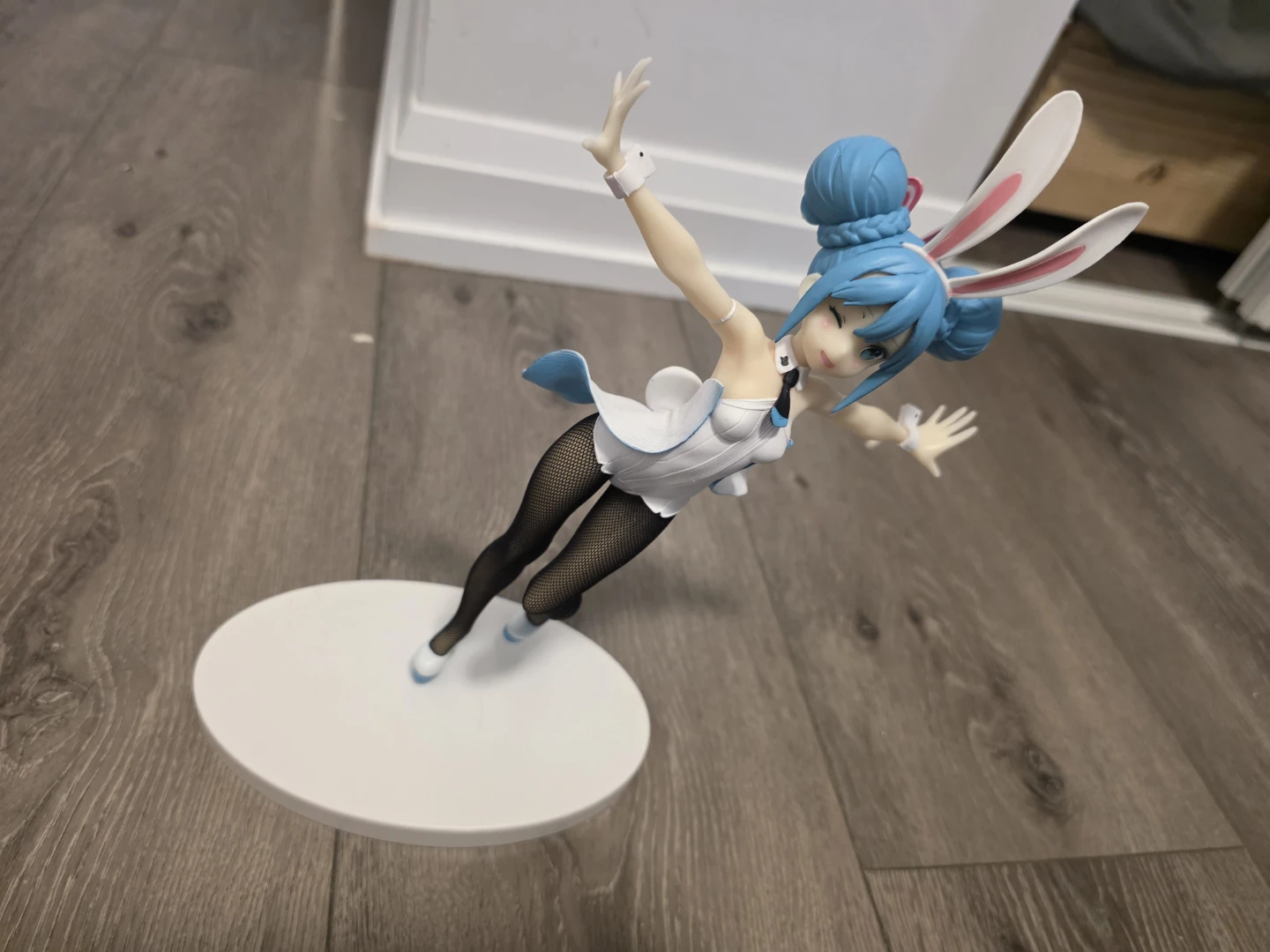 Hatsune Miku Bunny Figure - photo 2
