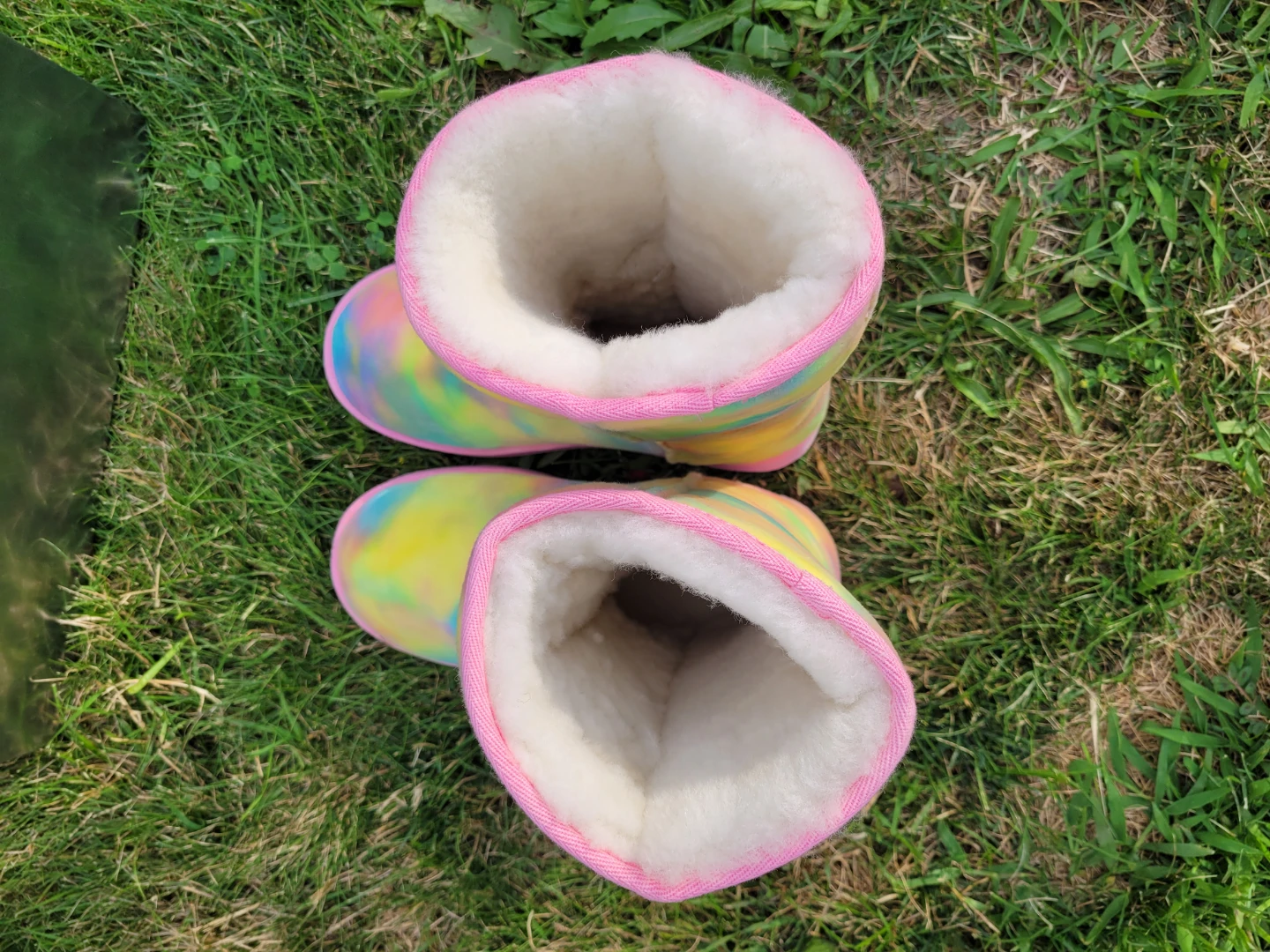 Betty Lu's UGG-inspired Boots - Size 8 - photo 2