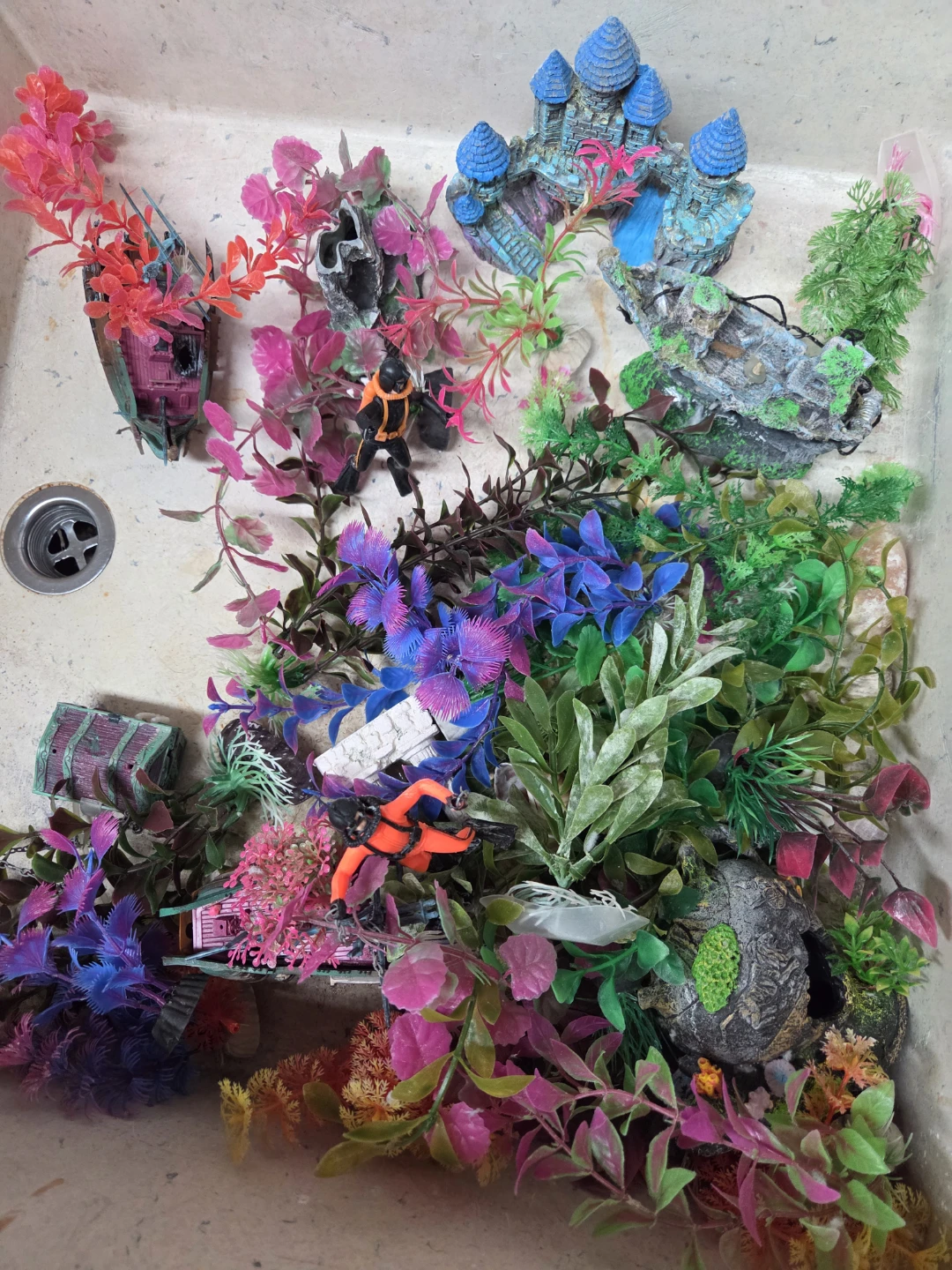30 gal Fish tank with black stand - photo 2