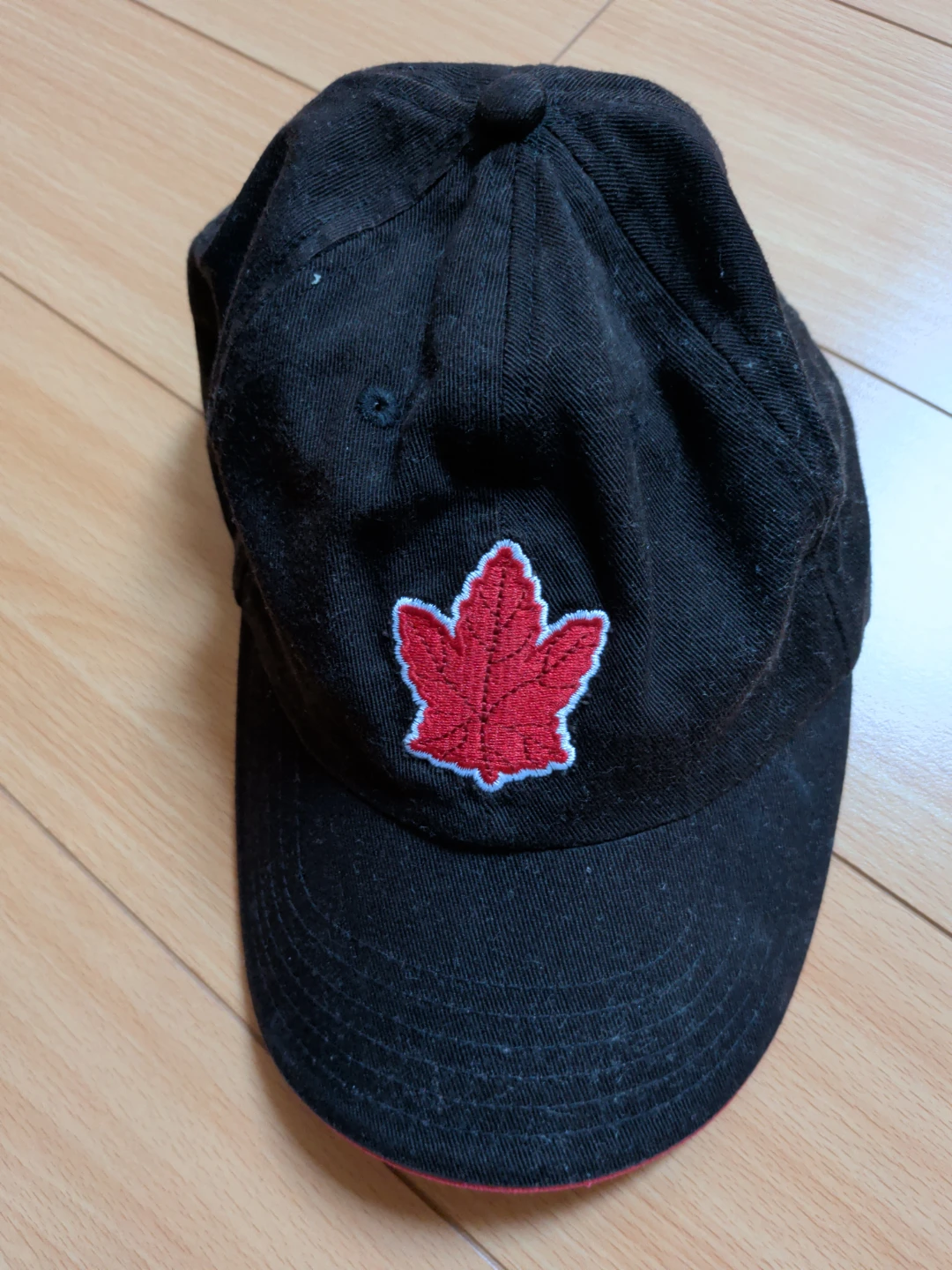 Fersten Worldwide MBNA.ca Maple Leaf Baseball Cap
