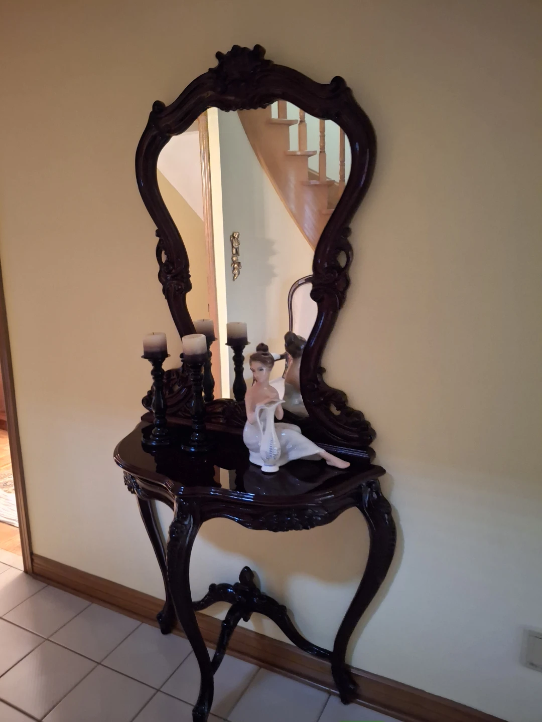 Furniture and decorative items available - photo 3