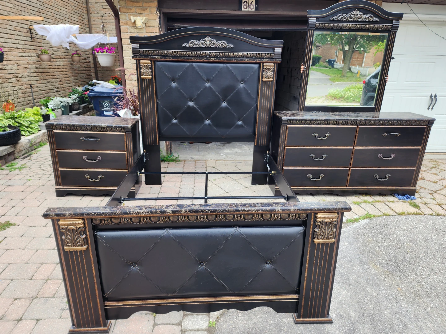 Luxury queen furniture set