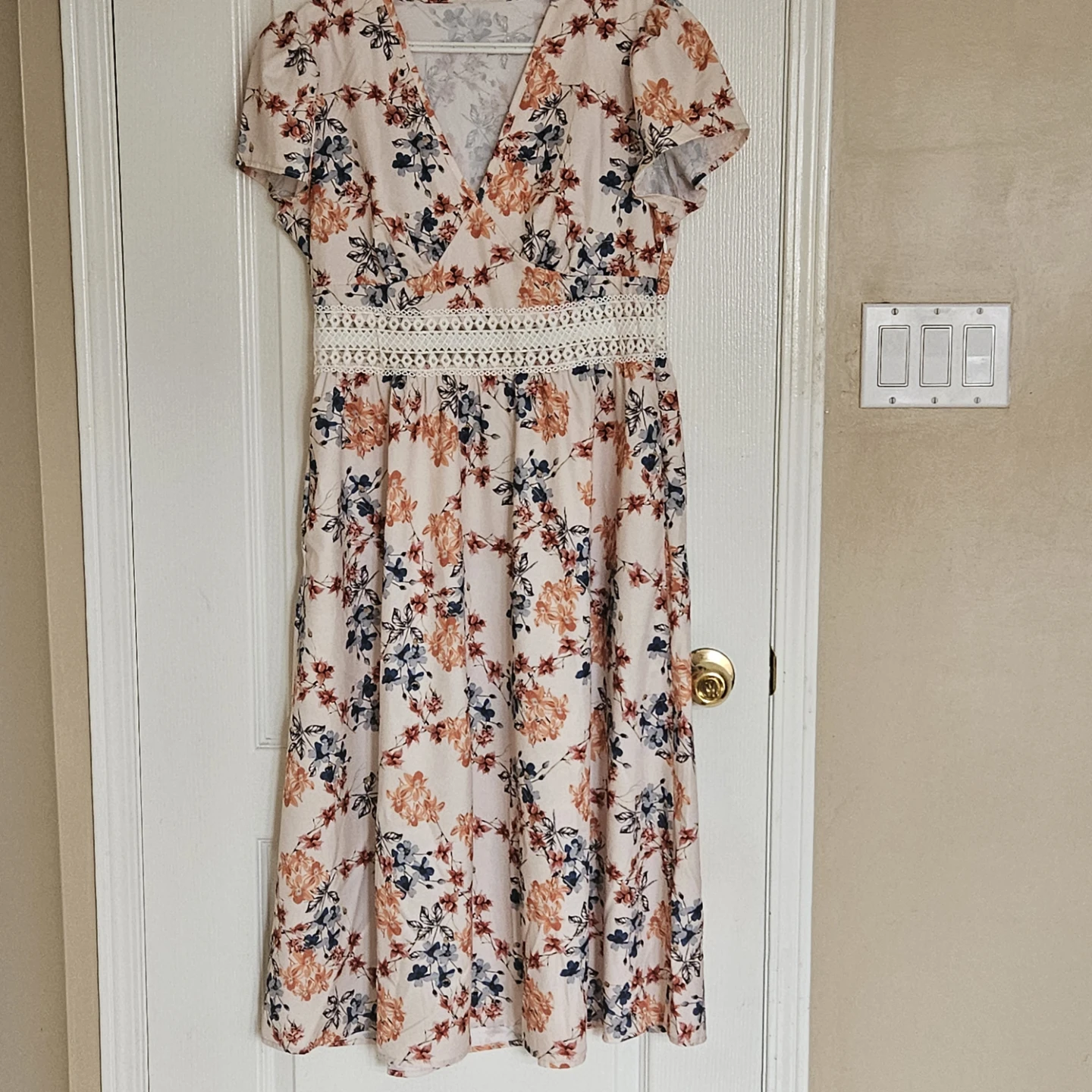 Floral Midi Dress with Crochet Waist - photo 3
