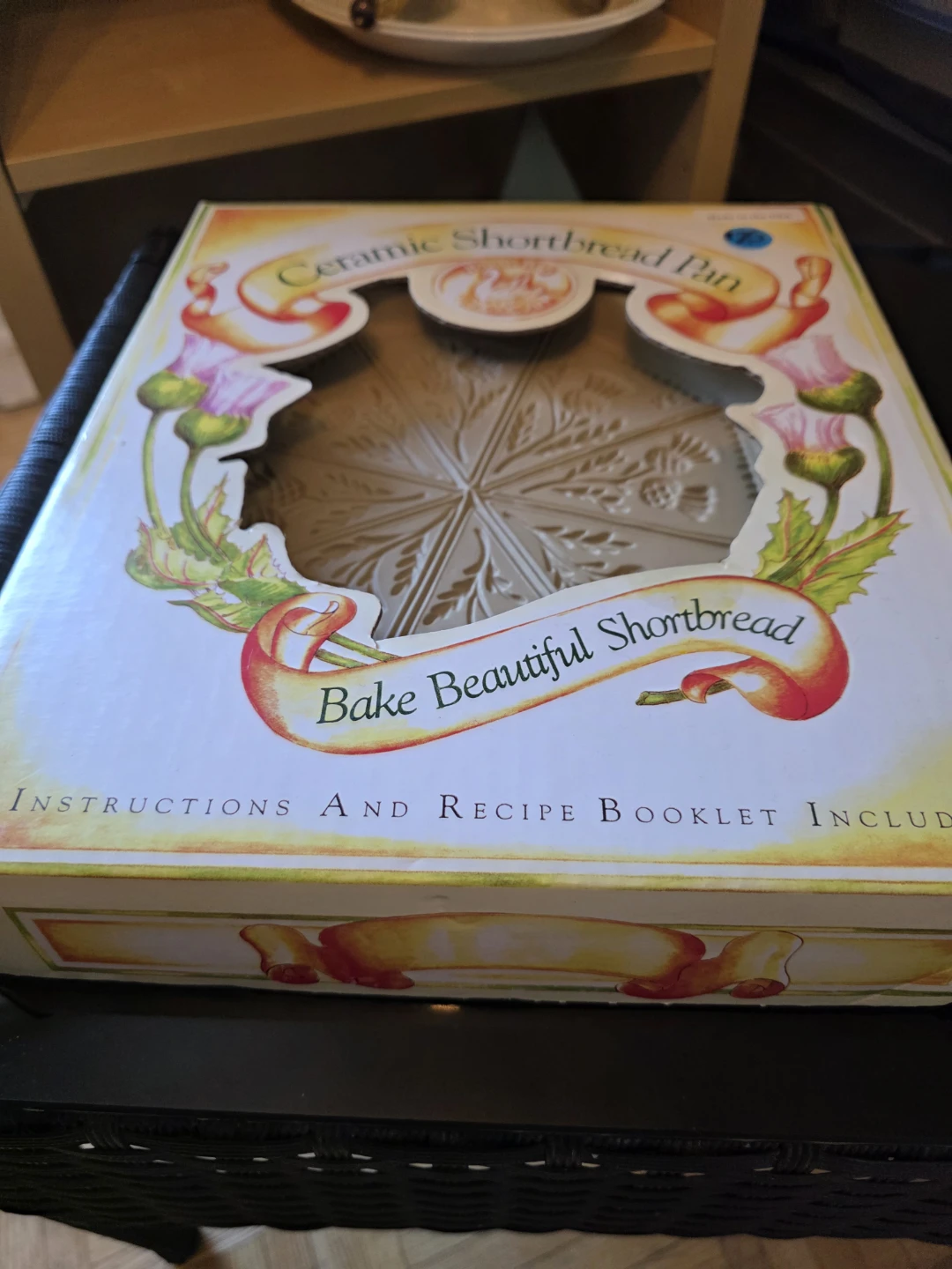 NEW IN BOX - Ceramic Shortbread Pan - photo 2