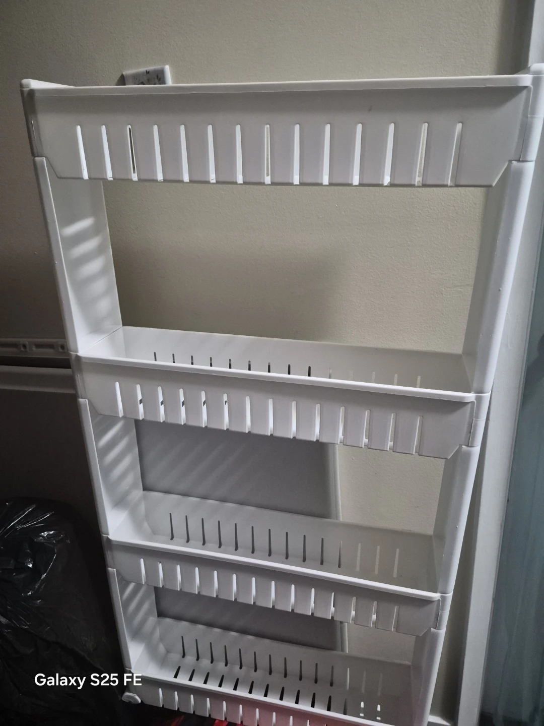 Narrow storage on wheels