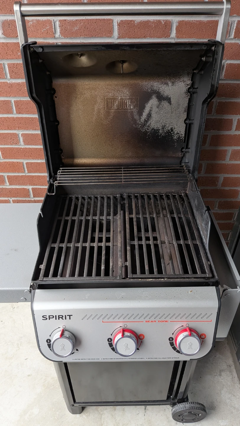Weber Spirit II gas grill - photo 3
