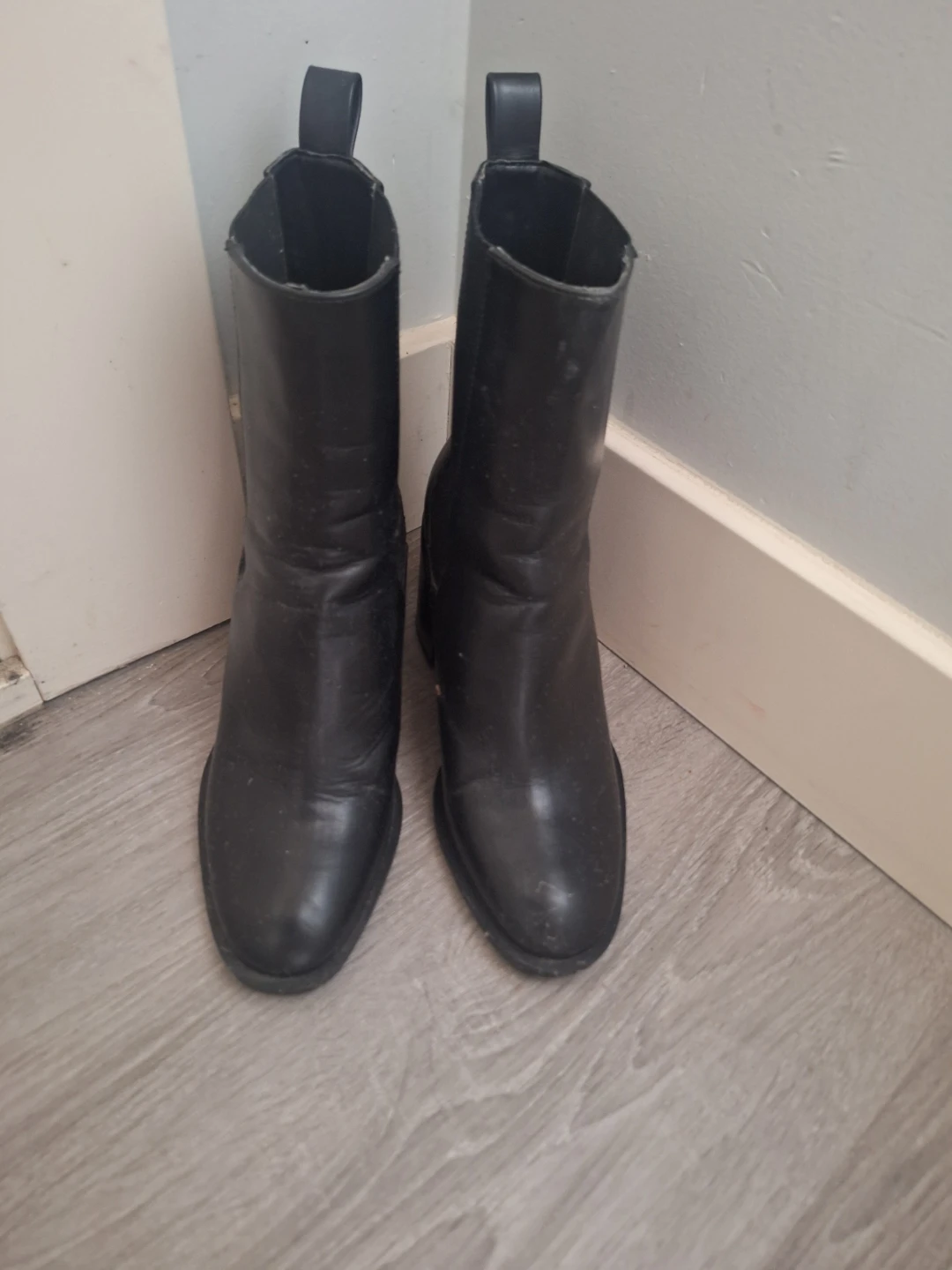 Black Heeled Chelsea Boots