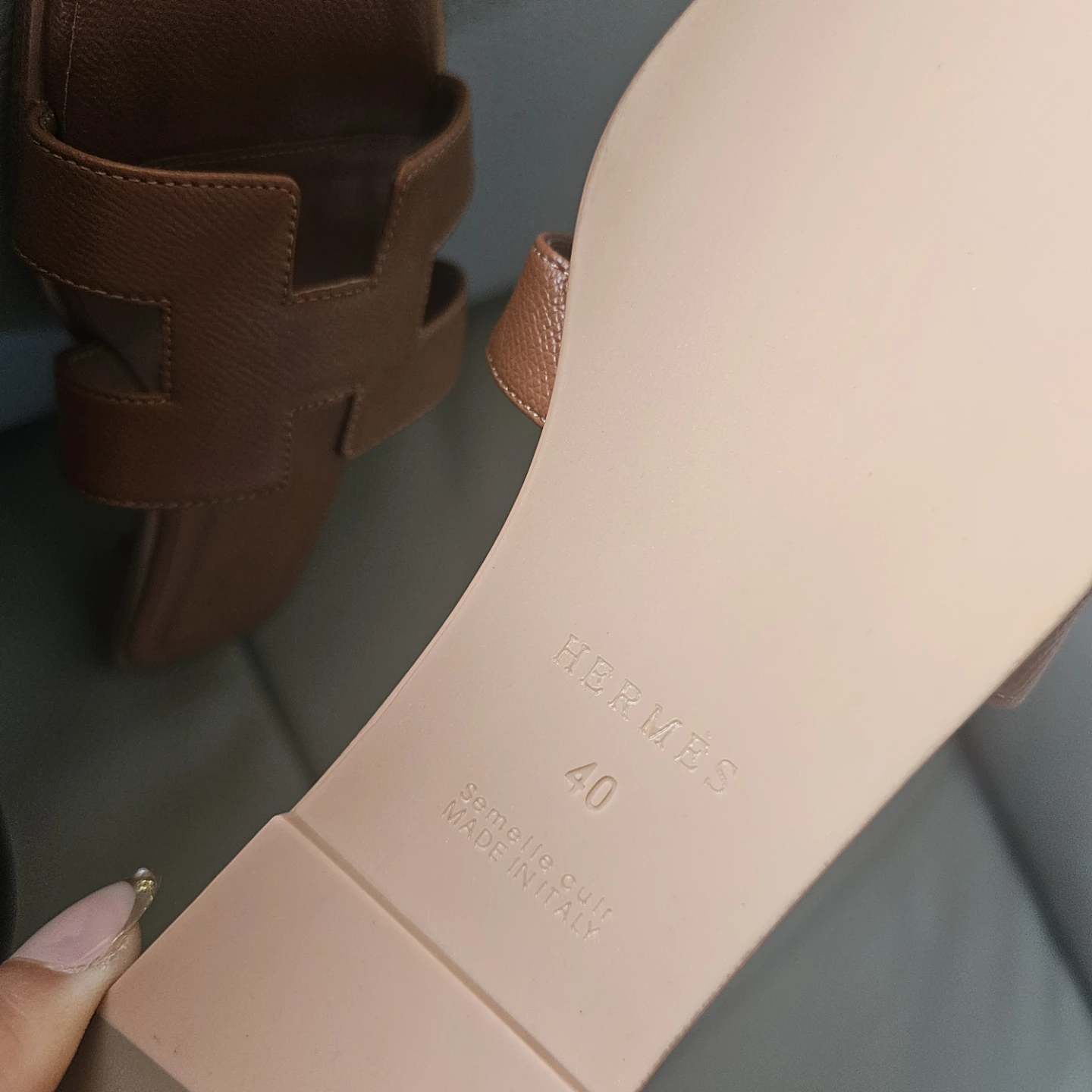 Hermès Women's Sandals - Size 8 - photo 3