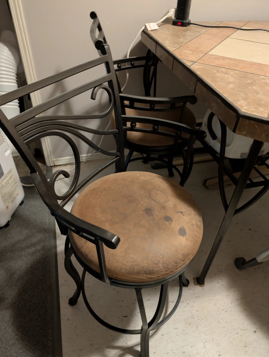 Tiled Dining Table and Chairs Set - photo 4