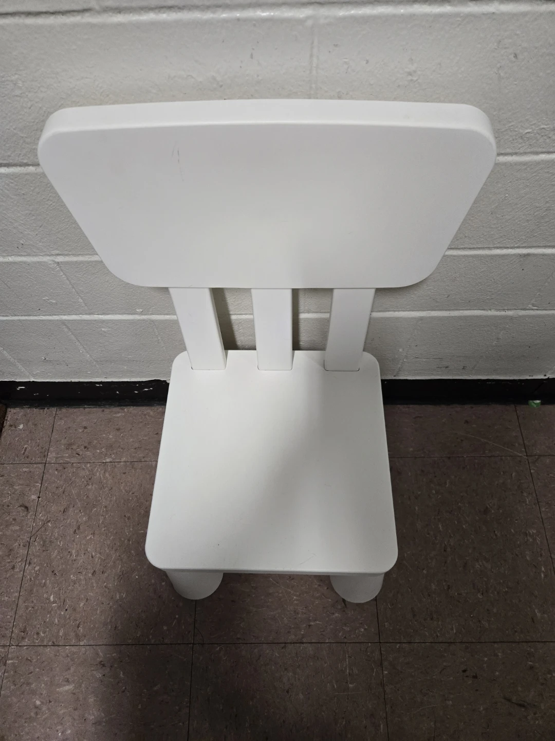 IKEA MAMMUT White Children's Playroom Chair - photo 4