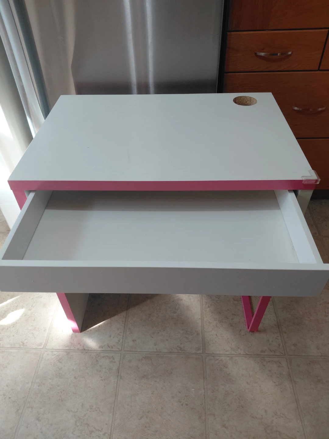 Kid's Desk with Drawer - photo 2
