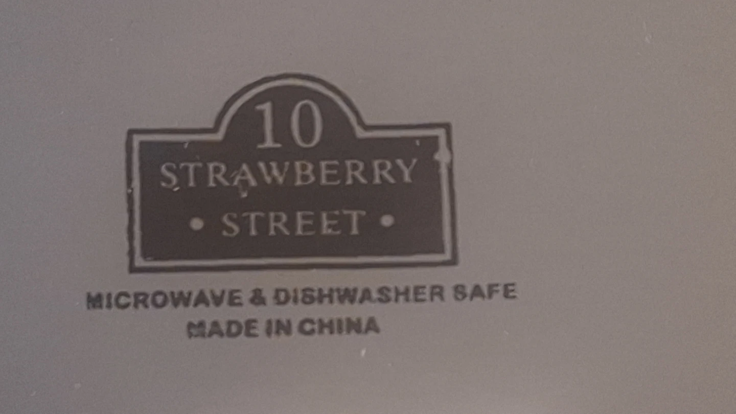 Dinner Plates - 10 Strawberry Street - photo 2