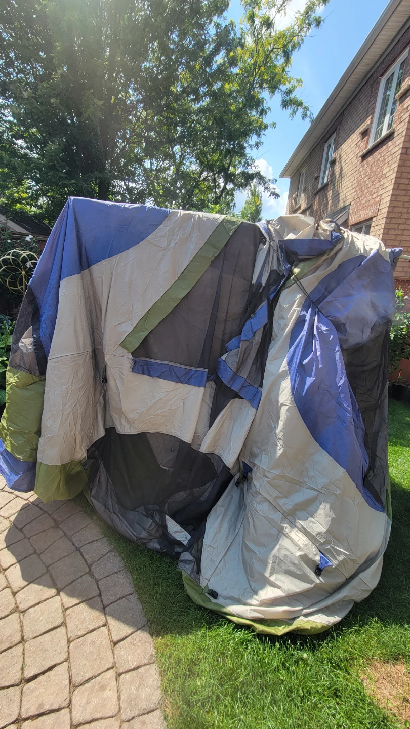 Family Dome Tent -2 Room like new - photo 4