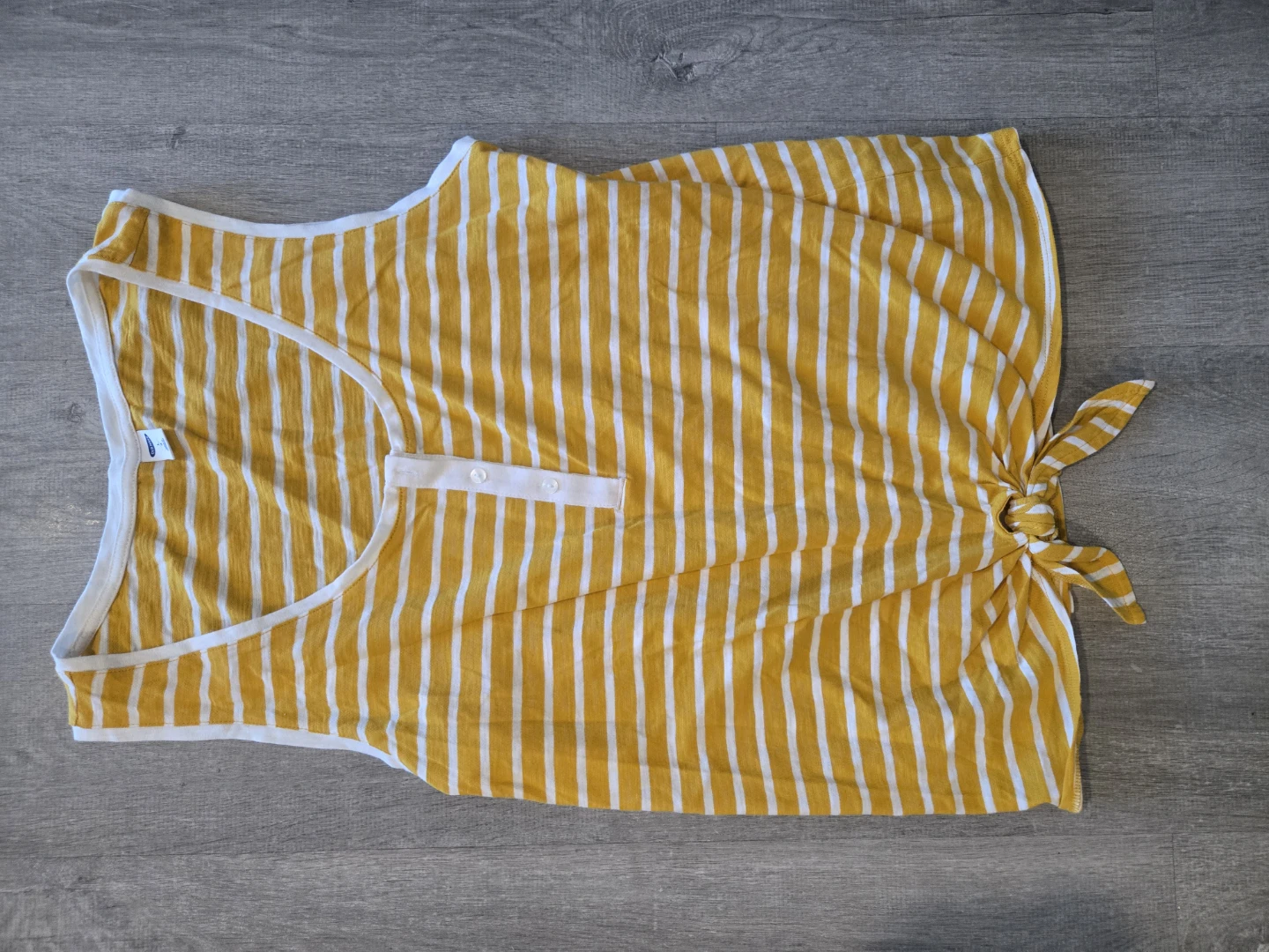 NEW/EUC OLD NAVY WOMENS SUMMER CLOTHING - 8 ITEMS