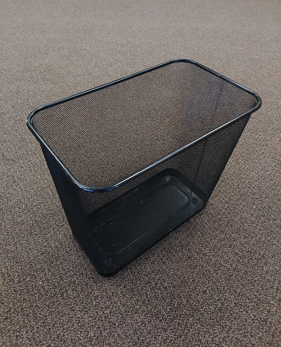 Black Wire Mesh Wastebasket - photo 3