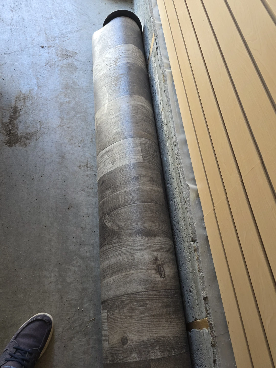 Wood Look Vinyl Flooring Roll - photo 2
