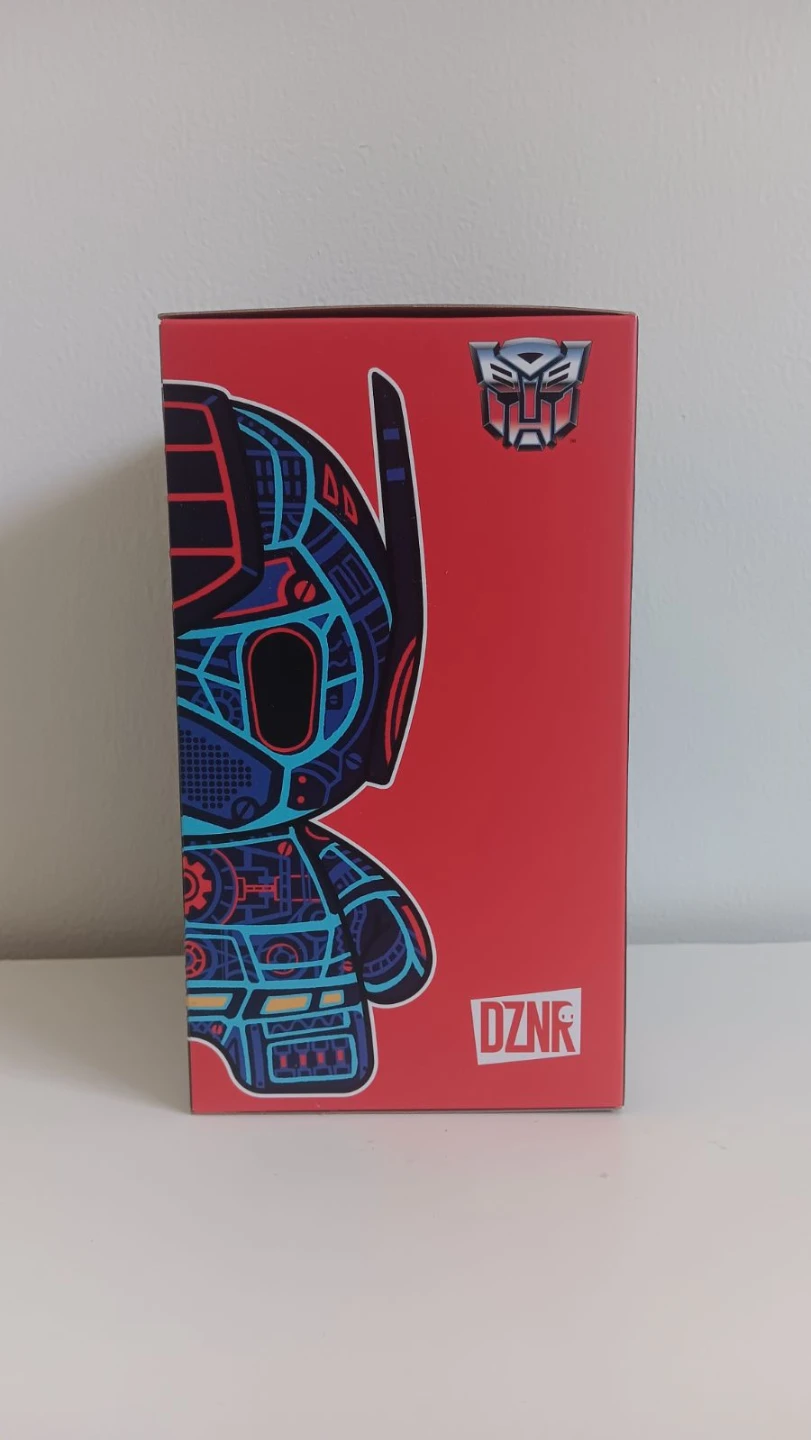 YuMe DZNR Transformers Optimus Prime - photo 4