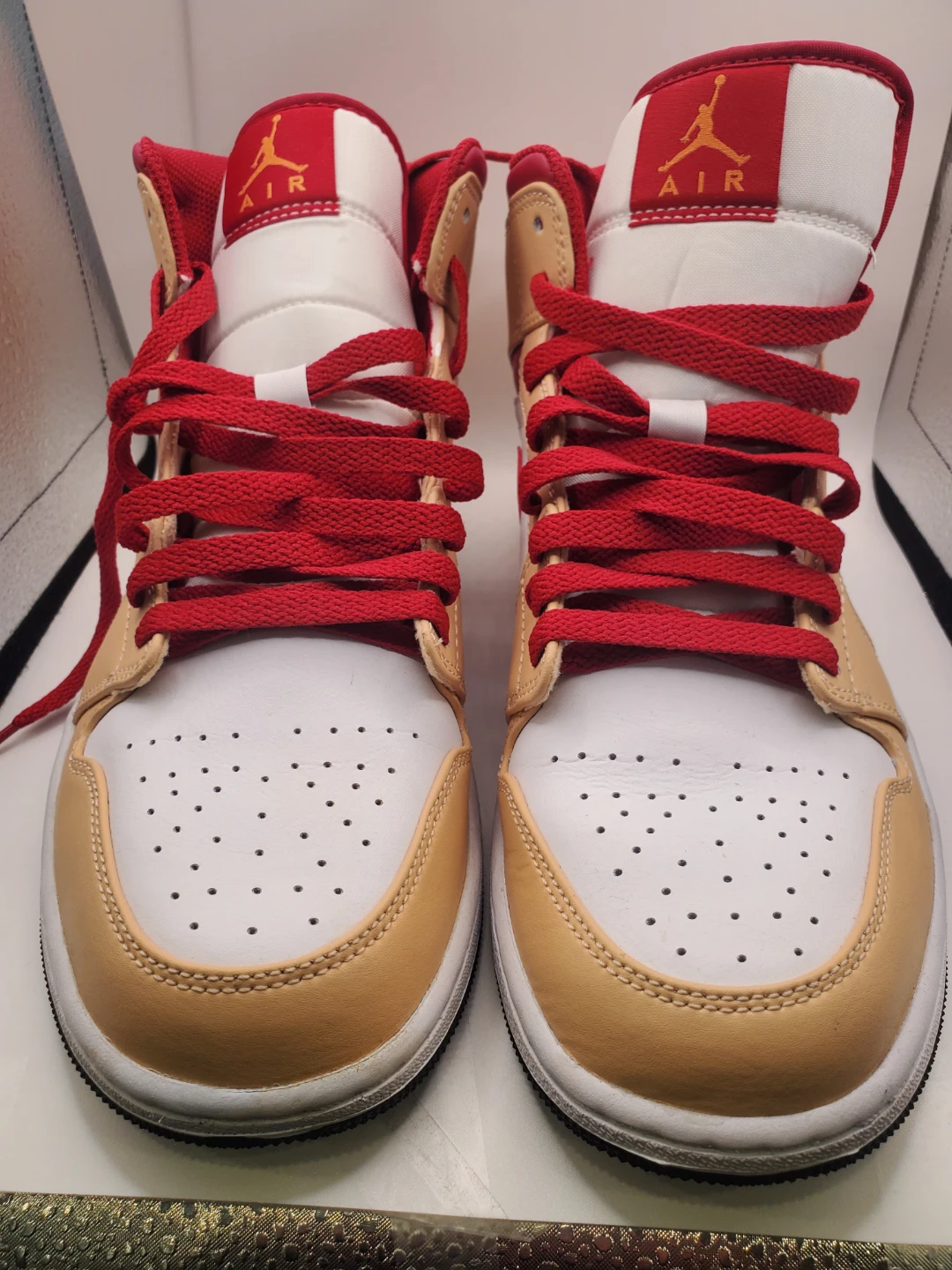 Air Jordan 1 Mid White Onyx Light Curry Size 9.5 - photo 2